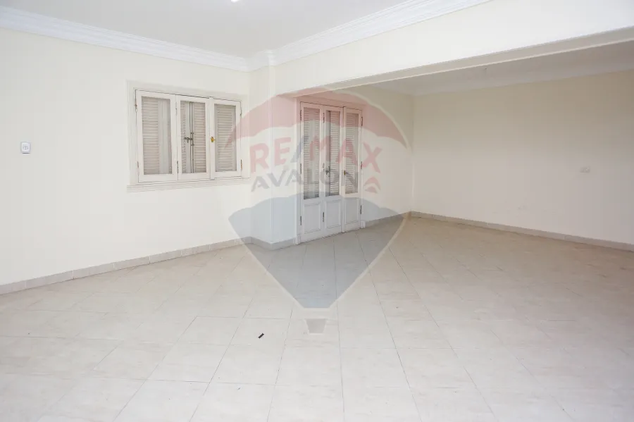 شقة للبيع 190 م محطة الرمل (ش سعد زغلول)