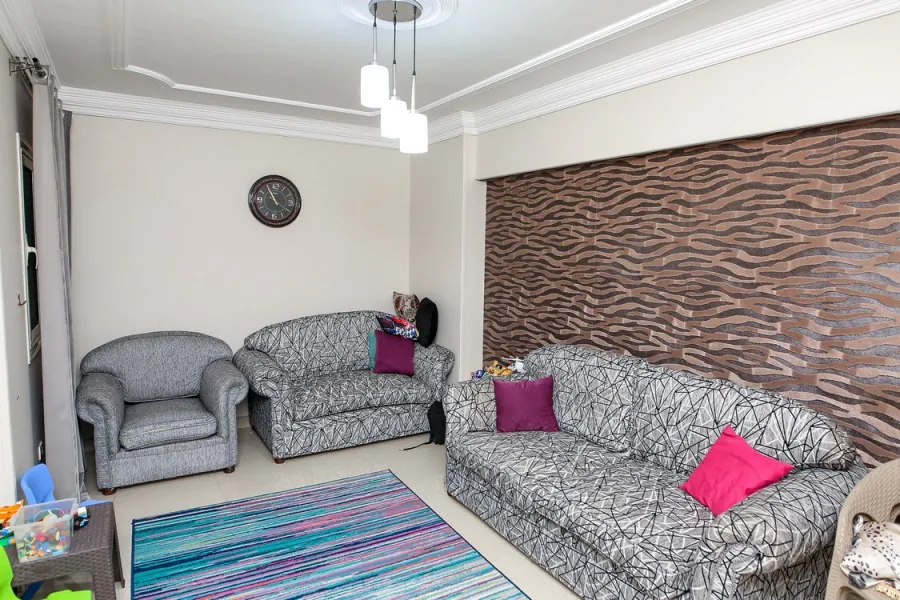 شقة للبيع 180م لوران (ش الأقبال الرئيسي)