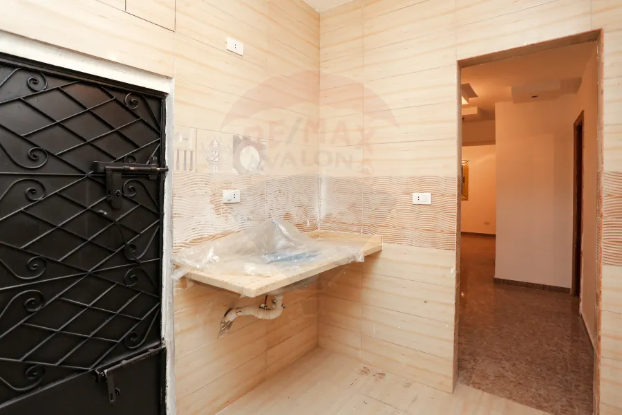 Administrative or residential apartment for rent 120 m Azarita (steps from the sea)