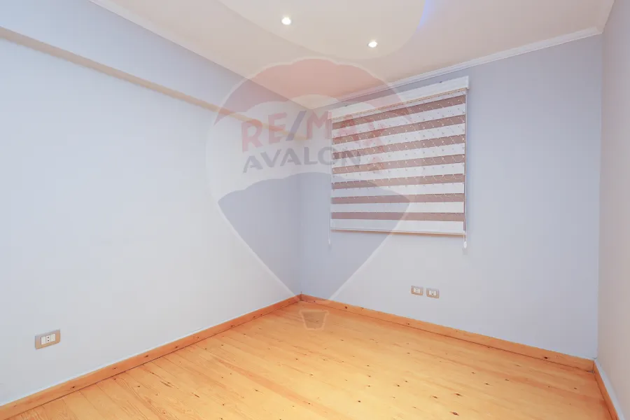 شقة للبيع 155 م سموحة (ش فوزي معاذ الرئيسي)