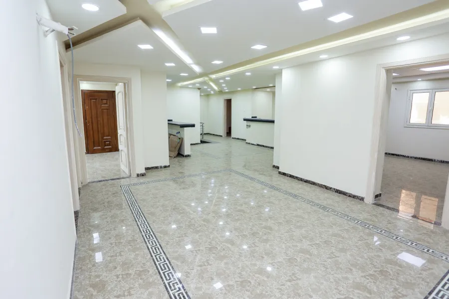 مسطح إداري للإيجار 550م وابور المياه (خطوات من ميدان أحمد الزويل)