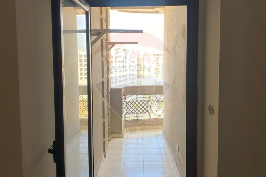 Apartment for sale 180 m Smouha (Fawzi Moaz main St - Brand building)