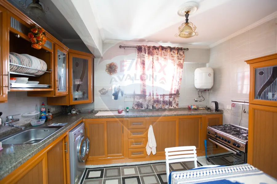 شقة دوبلكس للبيع 230م سبورتنج (خطوات من ش ابو قير)