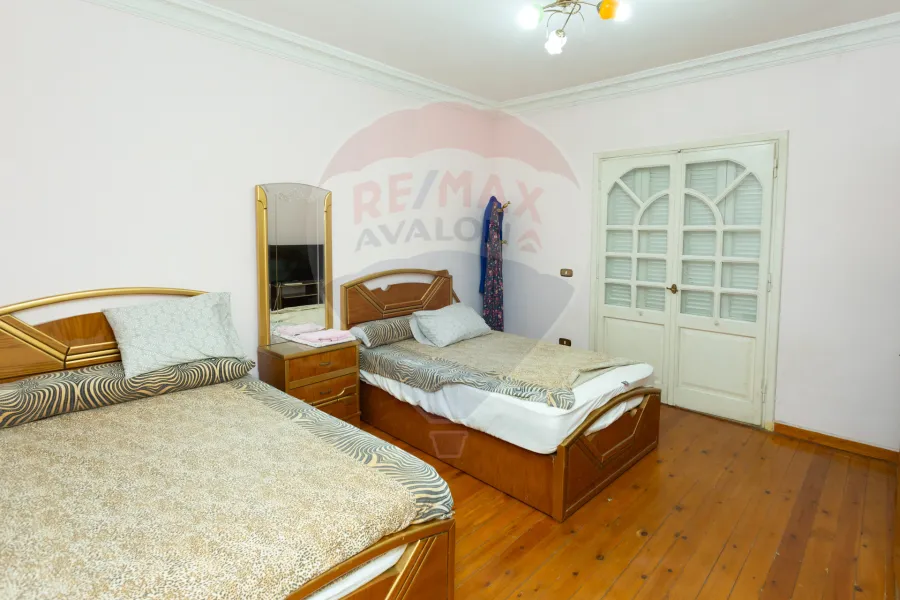 Apartment for sale 184 m Sporting (Steps from Port Said St. and the sea)