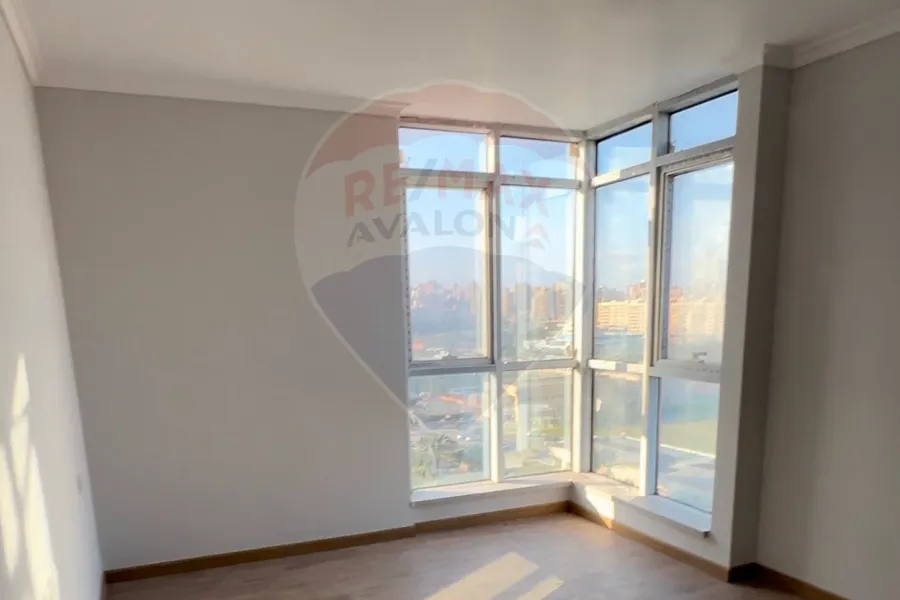 شقة للإيجار240 م سموحة (جراند فيو)