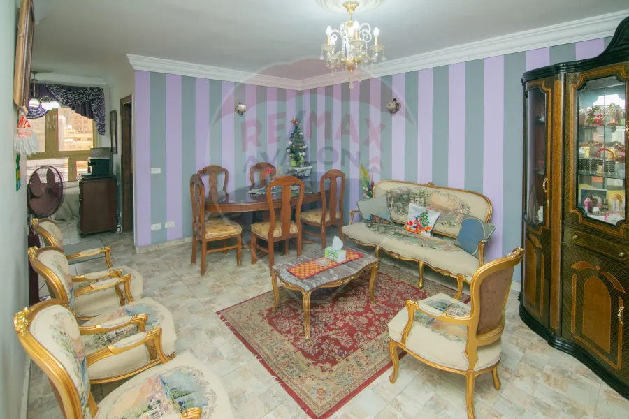 شقة للبيع 130 م سبورتنج (خطوات من ش بورسعيد)