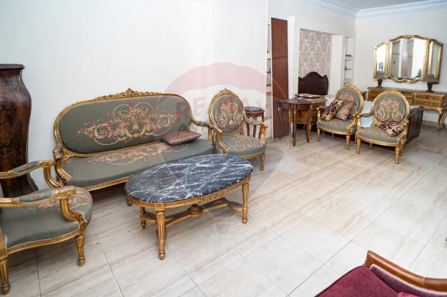 شقه للبيع 160 م ميامي (خطوات من البحر)