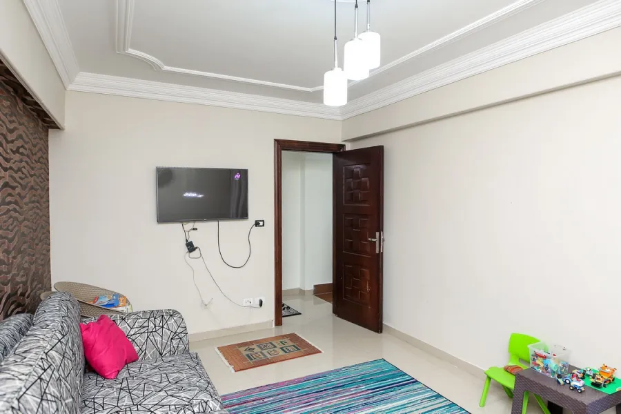 شقة للبيع 180م لوران (ش الأقبال الرئيسي)