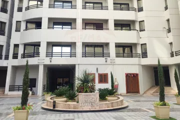 شقة للبيع 170 م سموحة (كومباوند ايست تاورز- شارع الريادة)