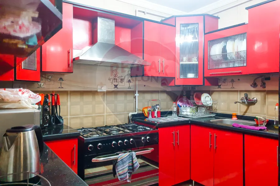 شقة للبيع 200 م لوران (متفرع من ش شعراوي)