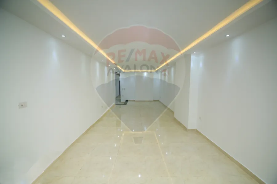 شقة مرخصة للبيع  210 م جليم ( خطوات من البحر و الترام )