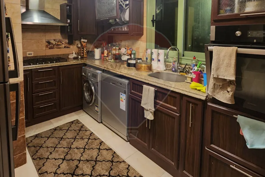 شقة للبيع 140 م سان ستيفانو (ش حامد الخولي)