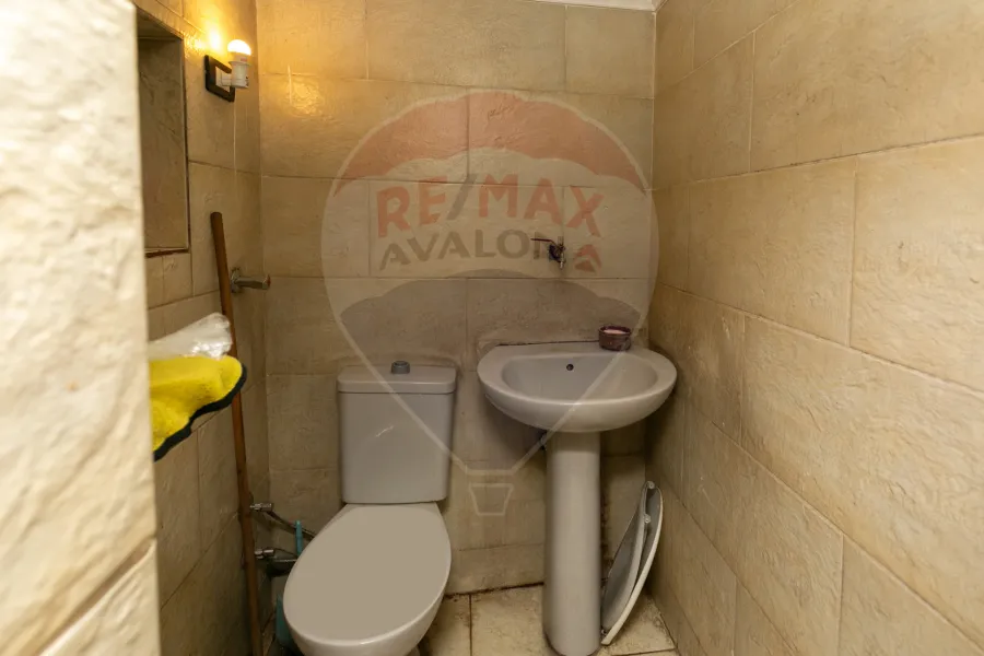 محل + صندرة للإيجار 75 م جليم (ش أبوقير)