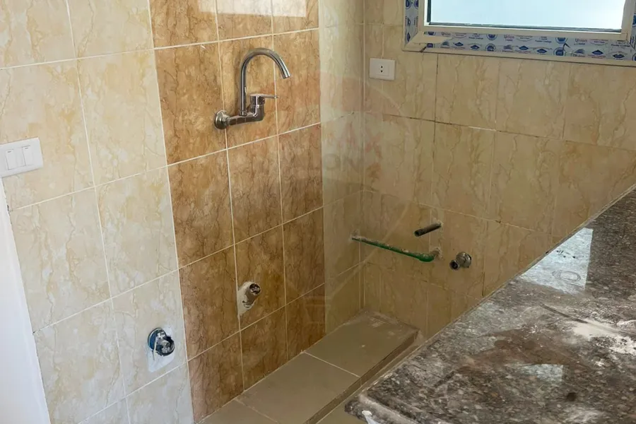 شاليه  + روف  للبيع الساحل (سيلا)