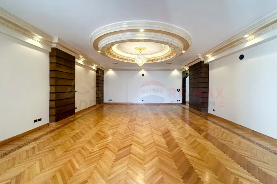 شقة للبيع 230 م لوران (ش أبوقير)