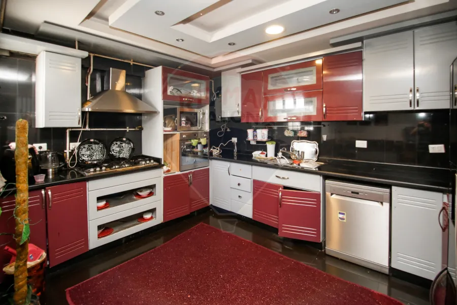 شقة للبيع 320 م السيوف (بجوار الشهر العقارى)