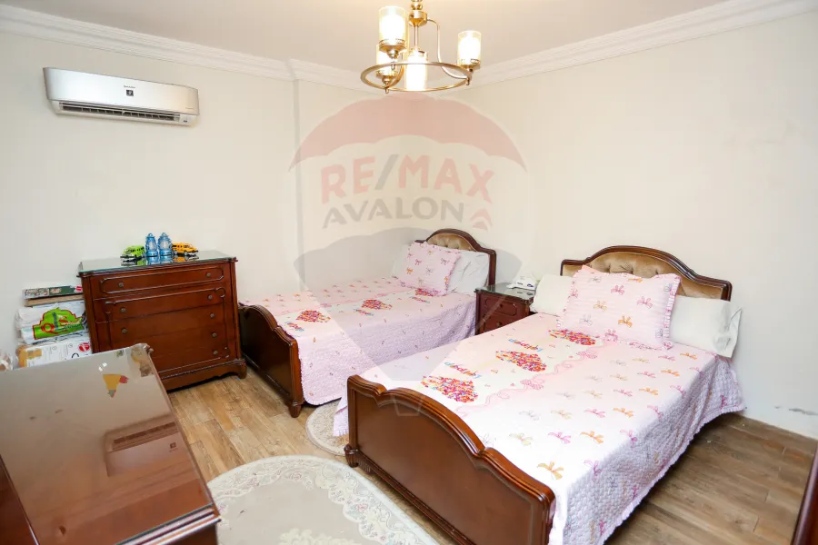 Licensed apartment for sale 195 m Zezinia (steps from Abu Qir st.)