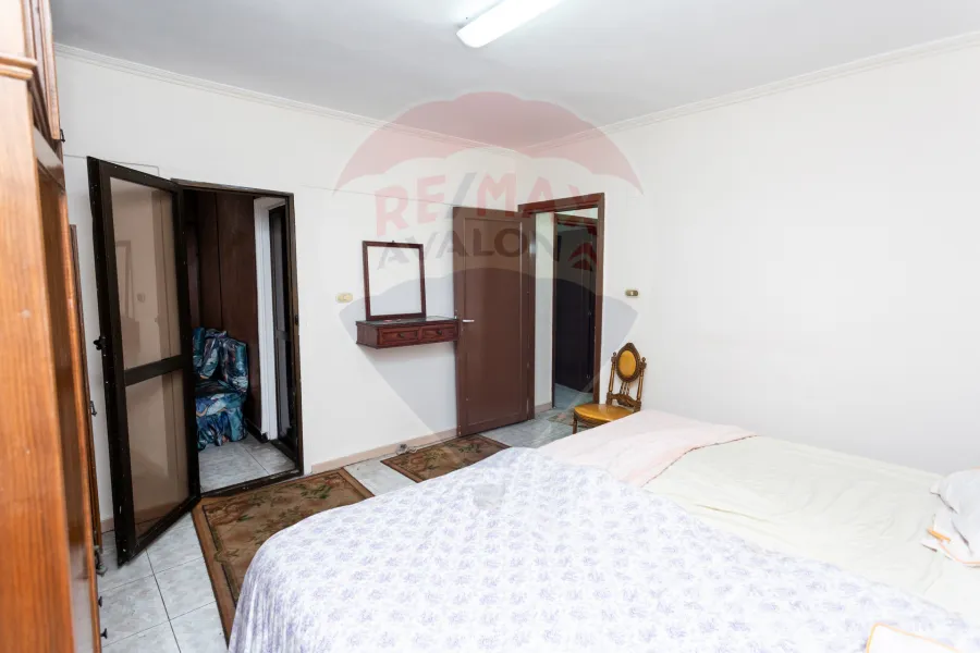 Apartment for sale 120 m Tharwat (directly on the sea)