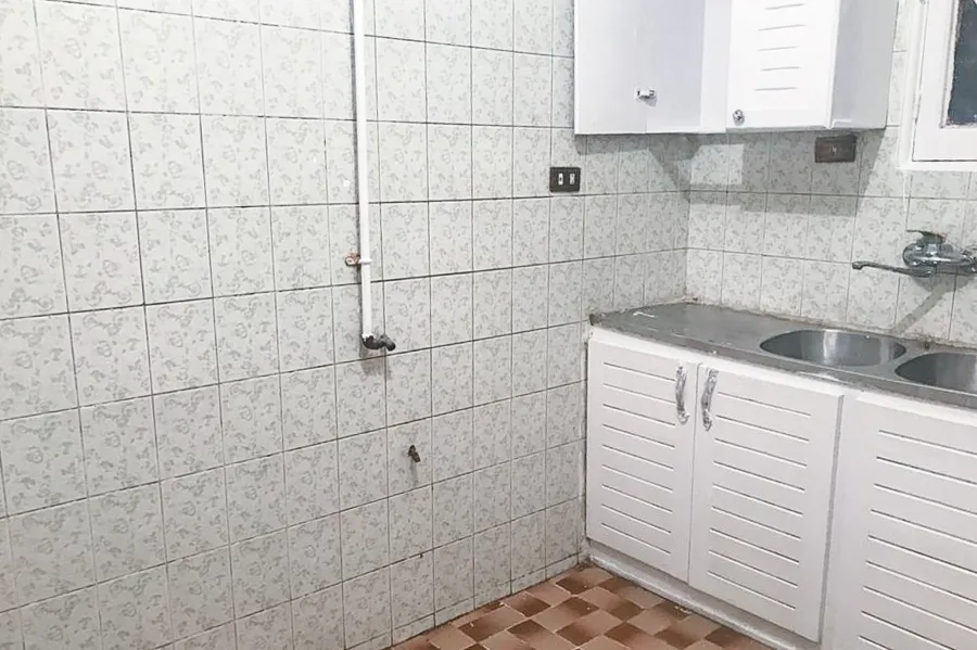 شقة إدارى للايجار 100م سموحة (بالقرب من كارفور سموحة و ش مصطفى كامل)