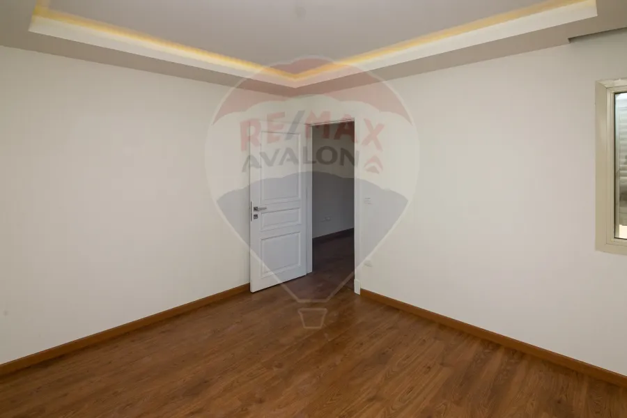 شقة للبيع 215 م رشدي (شارع سوريا - عمارة براند)