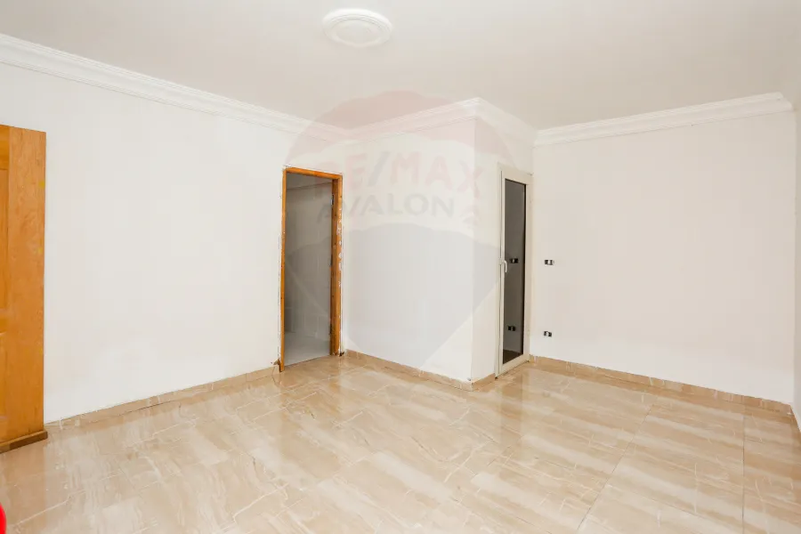 شقة إداري للإيجار 200 م كليوبترا (ش أبوقير)