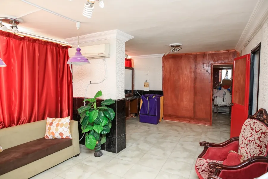 ميزان تجارى للبيع 90م -العصافرة بحري-