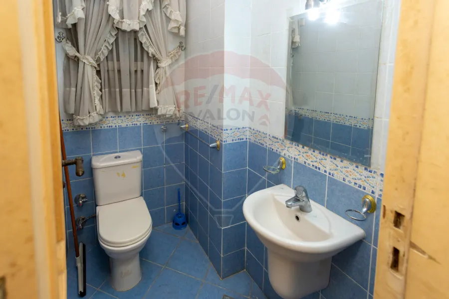 شقة للبيع 175 م السرايا (علي البحر مباشرة)