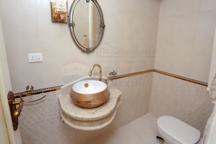 (شقة للبيع 186 م سموحة ( شارع بهاء الدين الغتورى