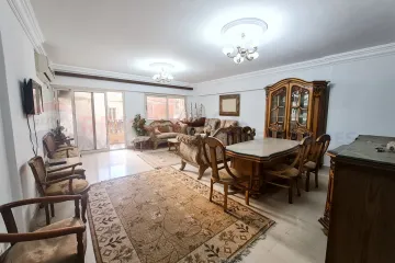 شقة للإيجار السنوى المفروش 150 م لوران (تالت نمرة من البحر)