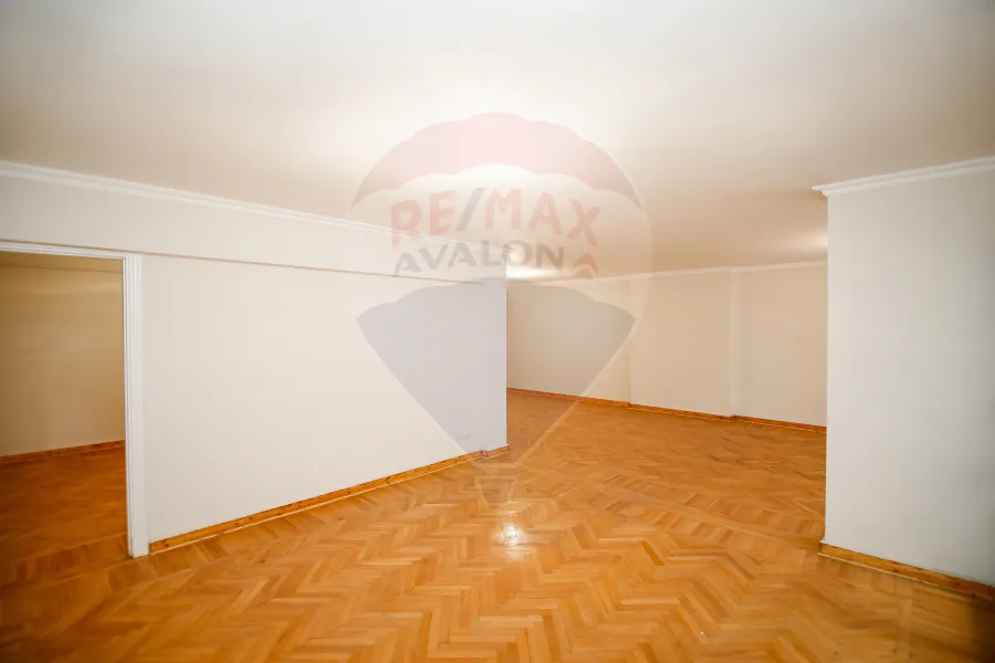 Apartment for sale 310 m net Latin District (Fouad St.- brand building)