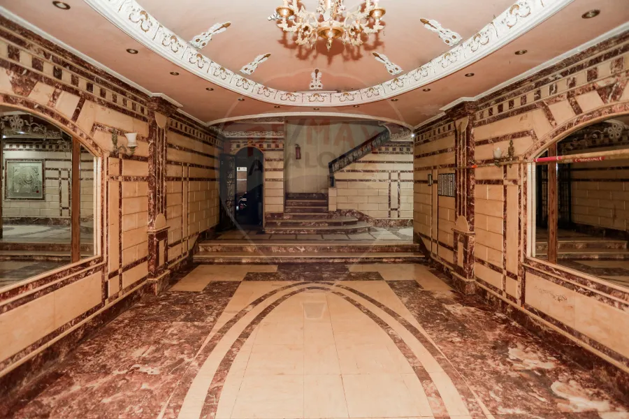 شقة للبيع 200 م سبورتنج(ش أحمد علام)