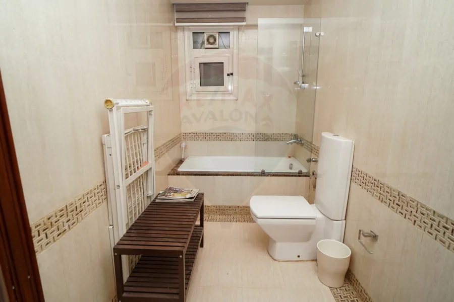 شقة للبيع 270 م سموحة (ش ألبرت الأول)