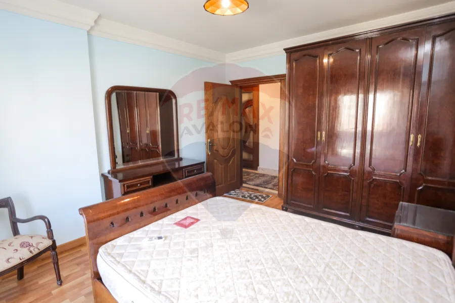 شقة للإيجار المفروش 345 م زيزينيا (أمام قصرالمجوهرات)