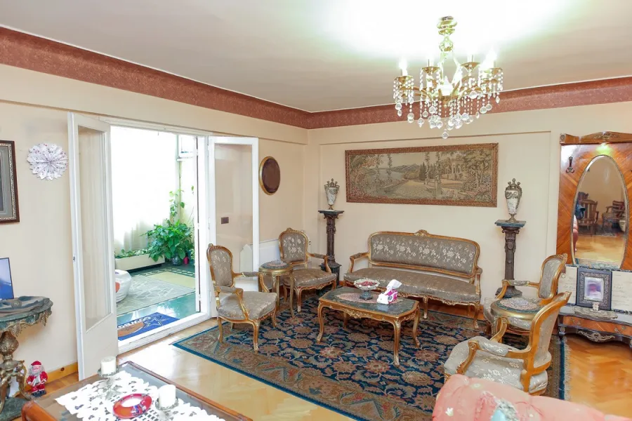 Apartment for sale 250m Roushdy (Tram Station.)
