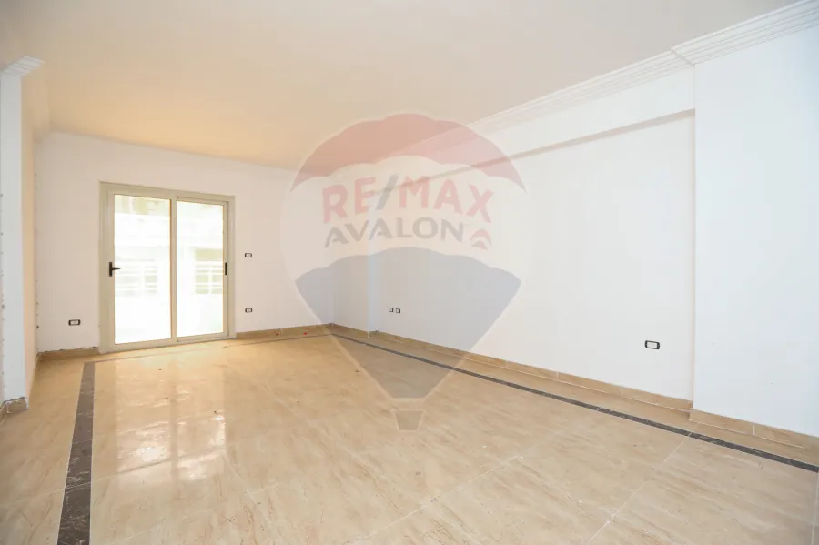 مقر إداري للبيع 140 م كفر عبده ( ش سكينة بنت الحسين)