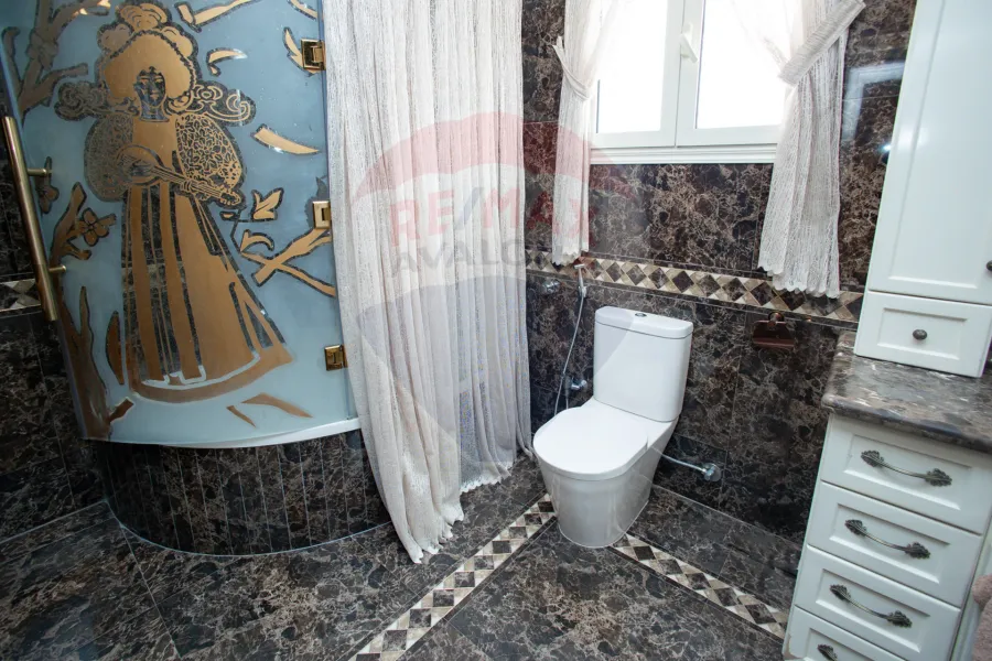 Penthouse apartment for sale 440 m Al Asafra (directly on the sea - Brand Building)