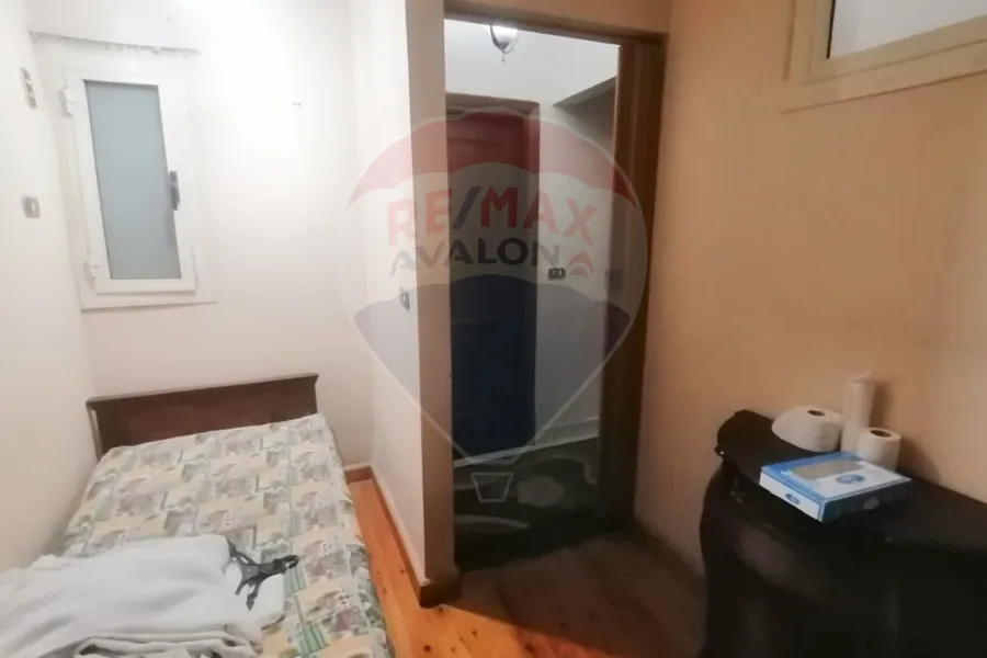 شقة للبيع 200 م ستانلي (خطوات من البحر)