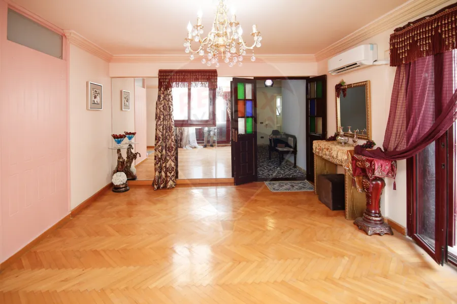 شقة للبيع 185م -  لوران (شارع سرهنك - مينا فلورنس)