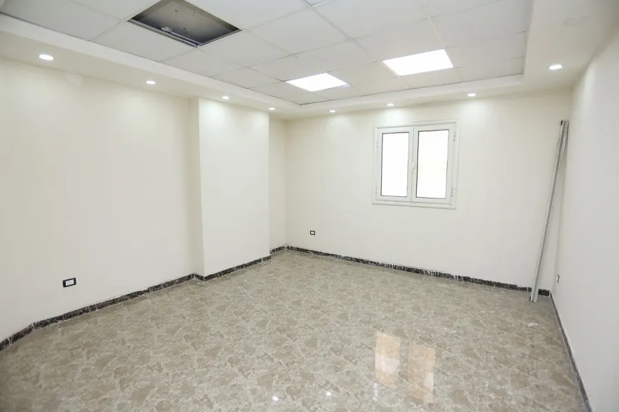 مسطح إداري للإيجار 550م وابور المياه (خطوات من ميدان أحمد الزويل)