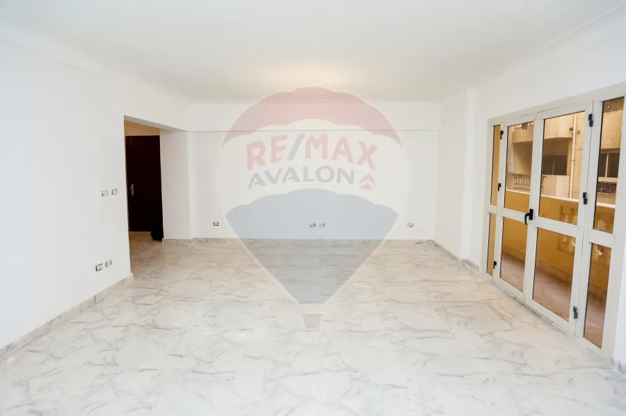 شقة للبيع 196 م سموحة ( كومباوند الإتحادية -أمام حدائق أنطونيادس)