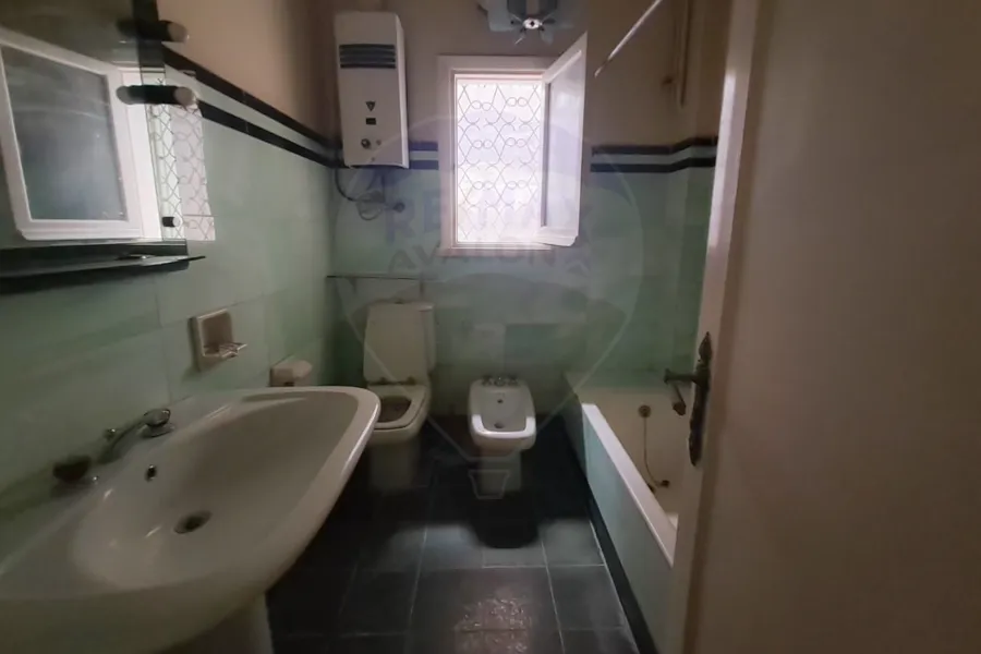 مكتب للإيجار 250 م لوران (ش الإقبال)