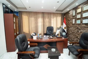 مقر إداري مفروش للبيع  150م محطة الرمل  (شارع شاكور الرئيسي)