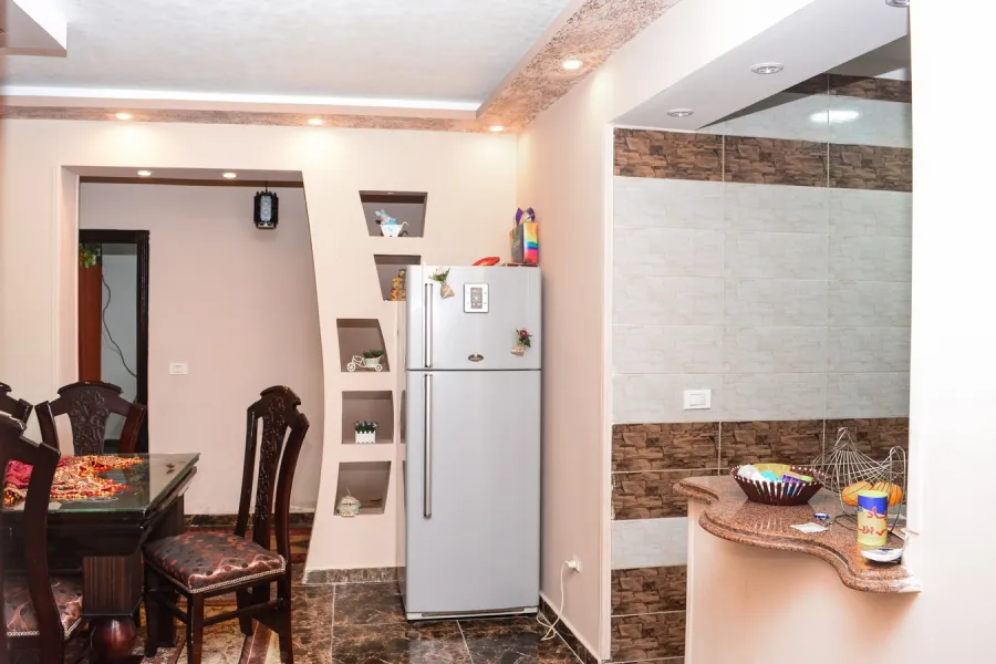 شقة للبيع 125م العجمي (ش البيطاش الرئيسى)