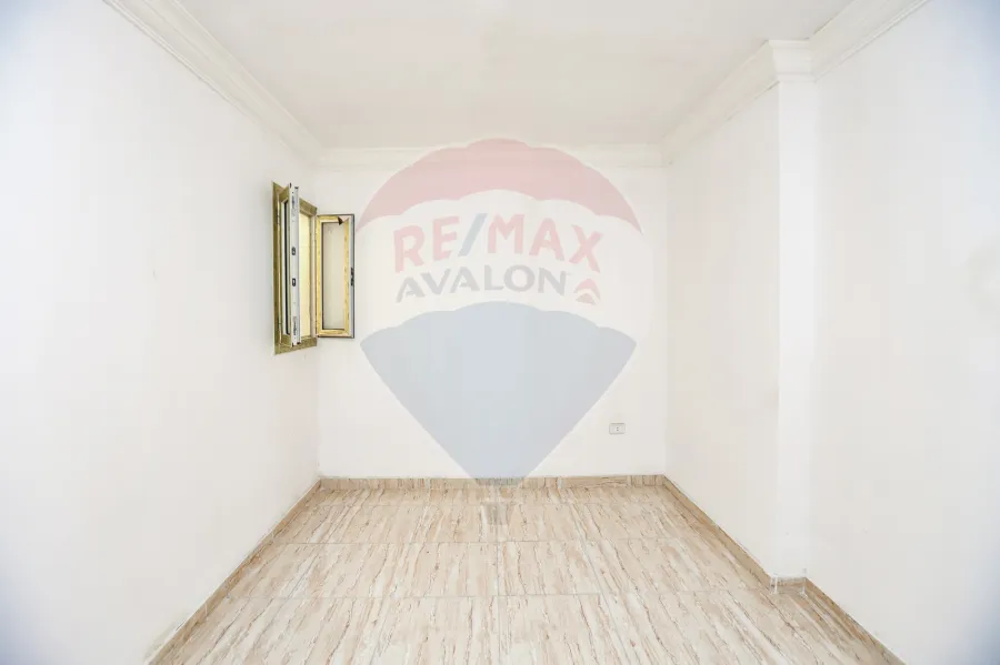 شقه للبيع  135 م  ميامى ( ش اسكند ابراهيم - خطوات من البحر )