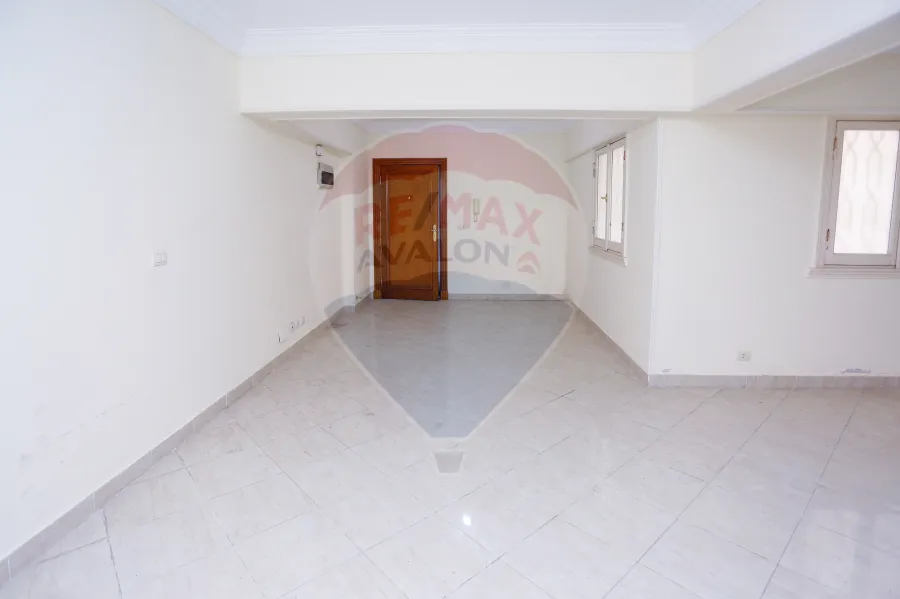 شقة للبيع 190 م محطة الرمل (ش سعد زغلول)