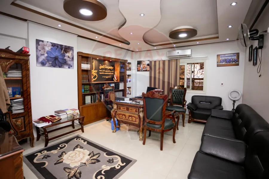 مقر اداري للبيع 110 م محرم بك (ش الرصافة )