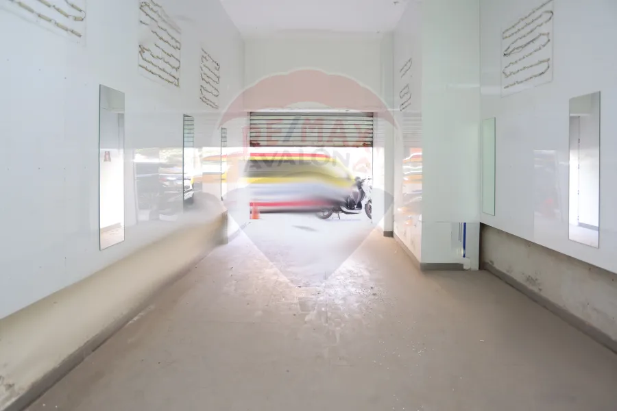 محل45 م للايجار سابا باشا (على الترام مباشرة )