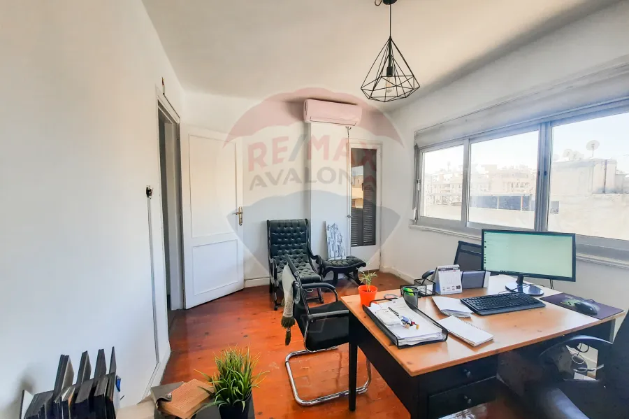 شقة للايجار 130 م كفر عبده (ش خليل الخياط)