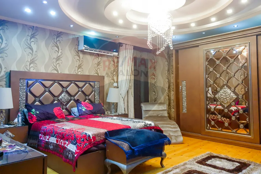 شقة للبيع 200 م لوران (متفرع من ش شعراوي)