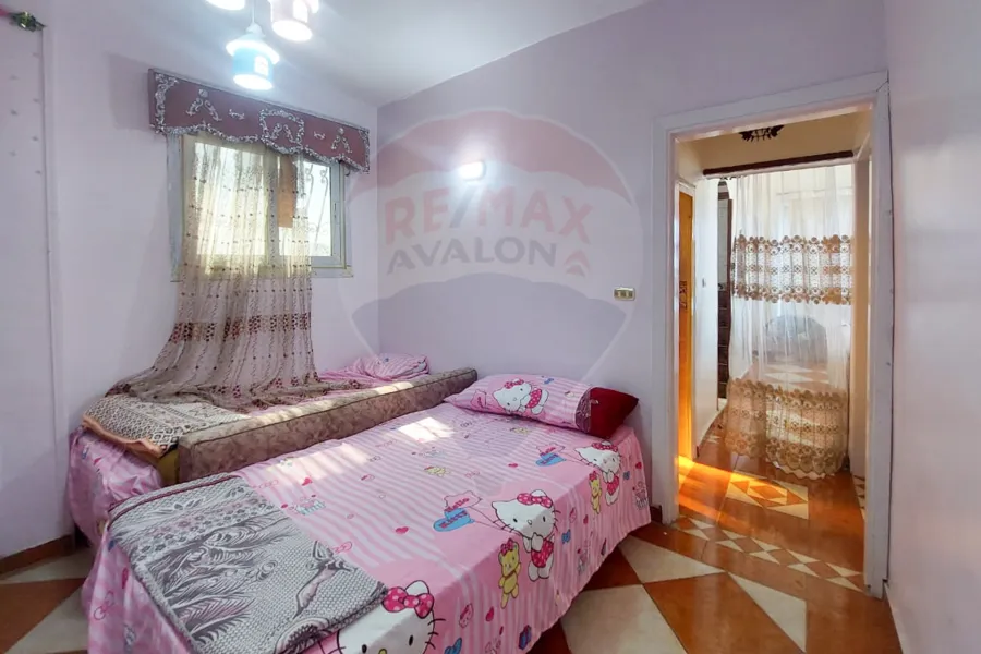 Furnished Apartment for Rent 100m Tharwat (directly on the sea)